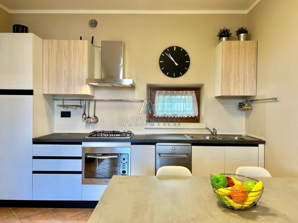 Perla Apartment - 3 Piscine E Un Bar - Desenzano Десенцано дел Гарда Екстериор снимка