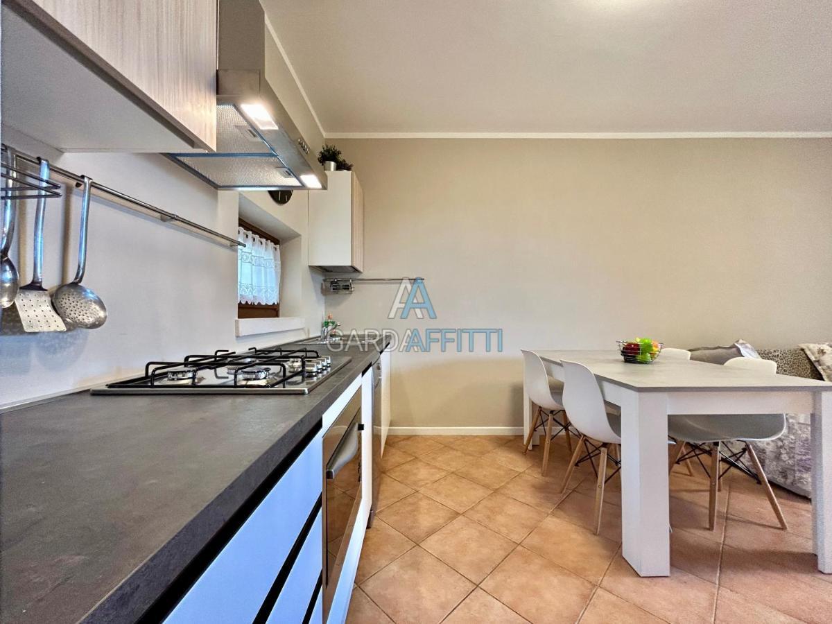 Perla Apartment - 3 Piscine E Un Bar - Desenzano Десенцано дел Гарда Екстериор снимка
