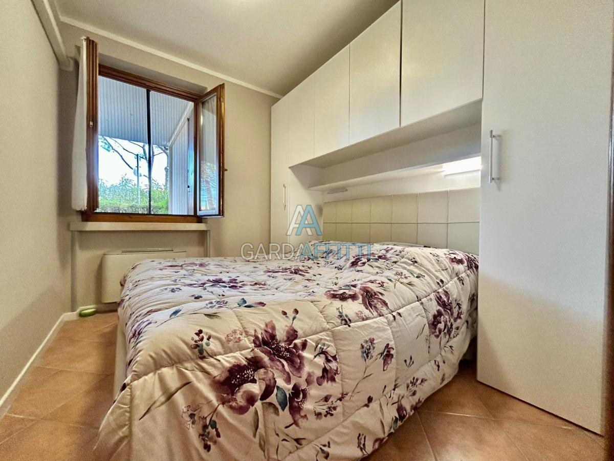 Perla Apartment - 3 Piscine E Un Bar - Desenzano Десенцано дел Гарда Екстериор снимка